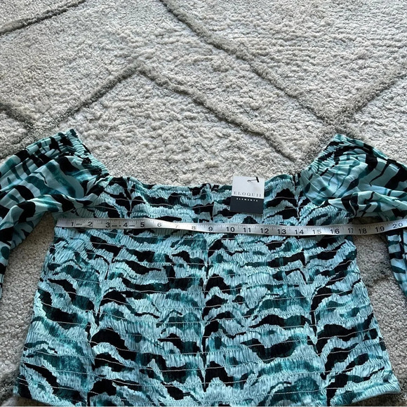 Eloquii smocked crop top long sleeve blue zebra print off shoulder 22 / 24 - Picture 4 of 6